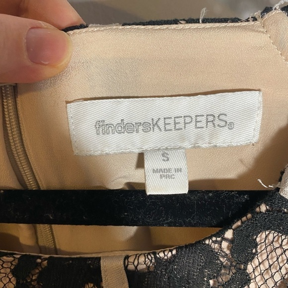 FINDERS KEEPERS AUSTRALIA STRETCH BLACK LACE "MR. JONES" PARTY DRESS - Picture 5 of 6